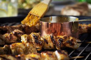 Citrusglazeade grillspett med dijonpotatissallad