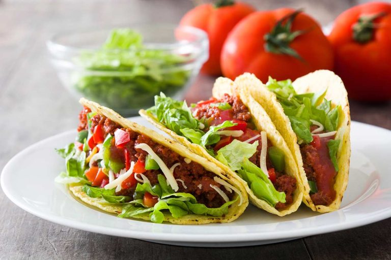 Tacos med köttfärs och klassiska tillbehör