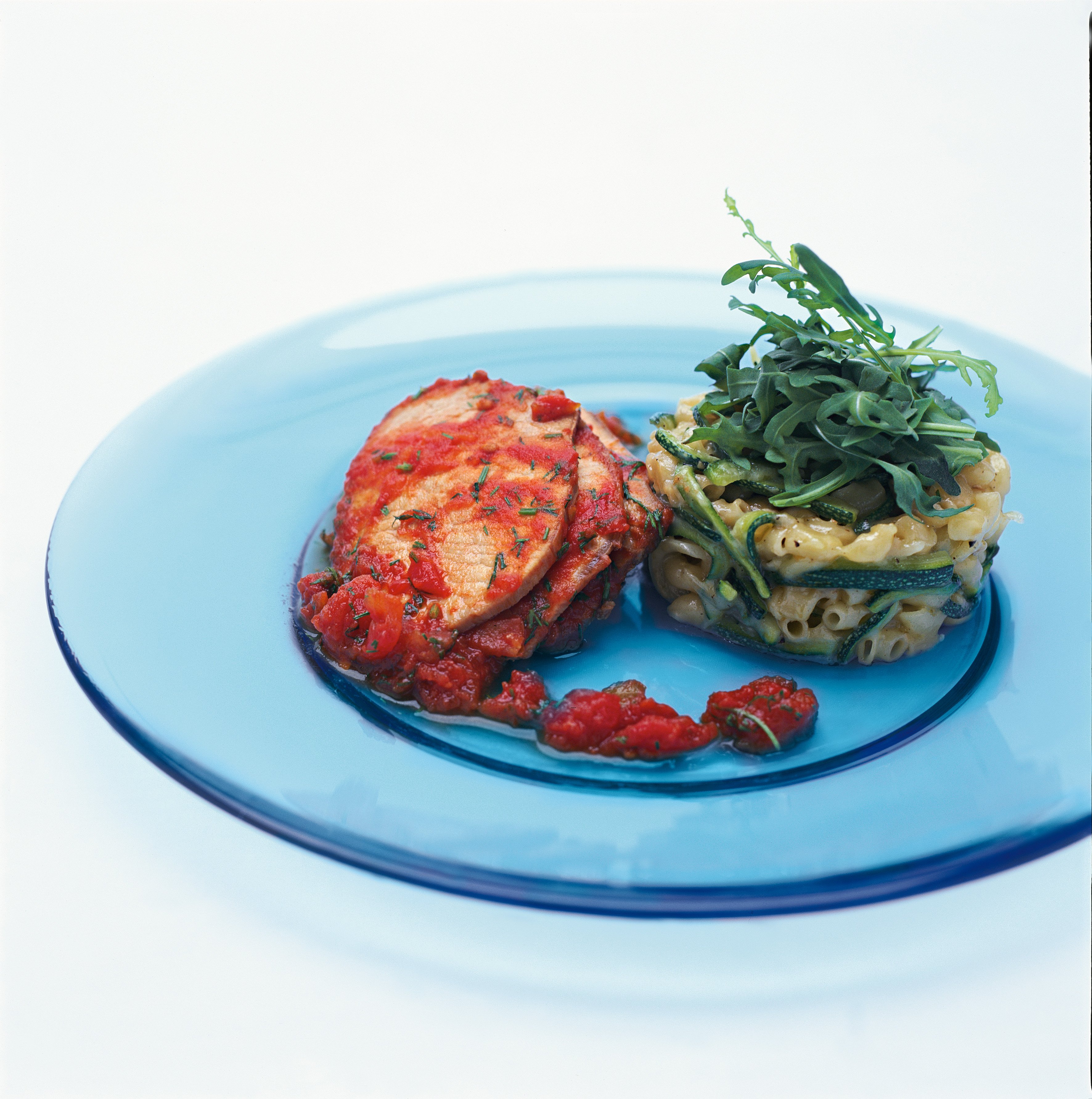 Kassler med zucchini-makaroner i syrlig dressing