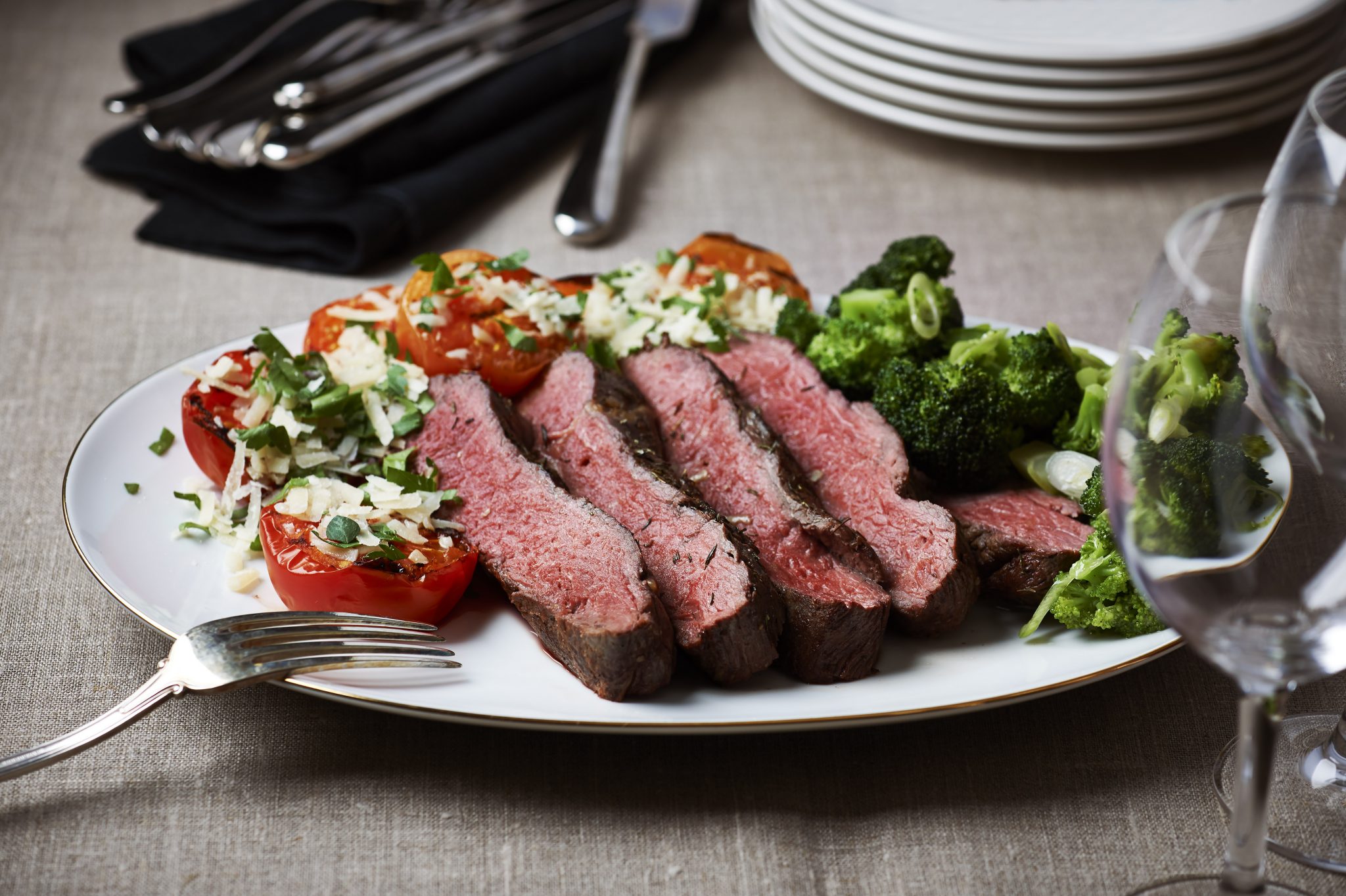 Helstekt skomakarbit med grillade tomater