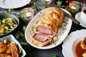 Biff Wellington med madeirasås, rostad jordärtskocka och potatis