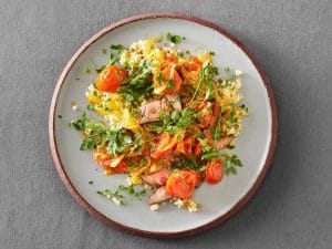 Grillad secreto med couscous och tomat- och fänkålschutney