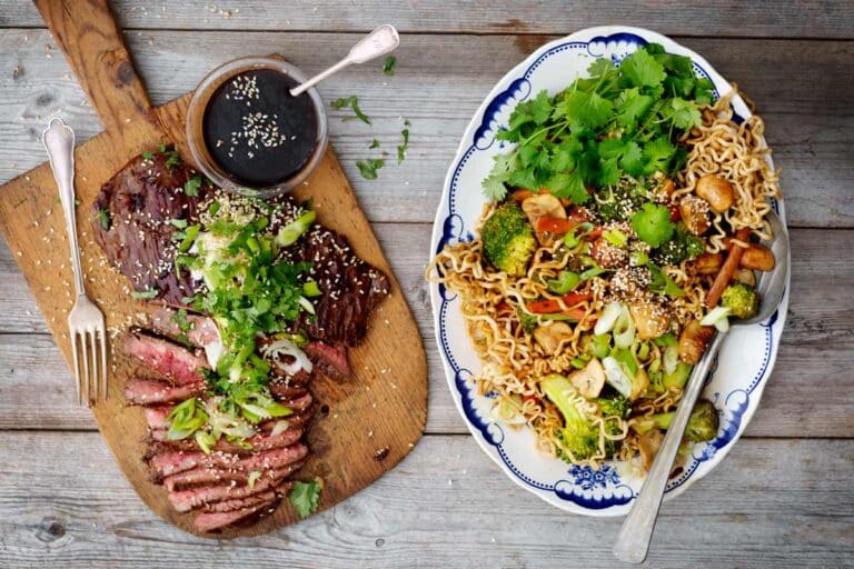 Flankstek teriyaki med nudel och grönsakswok